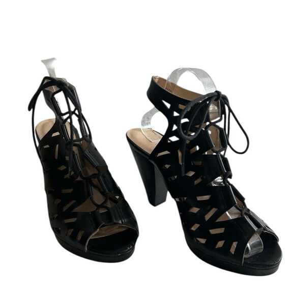 CL by Chinese Laundry Way-015 Black Preforated Lace Up Block Heel 8.5 - Picture 2 of 9